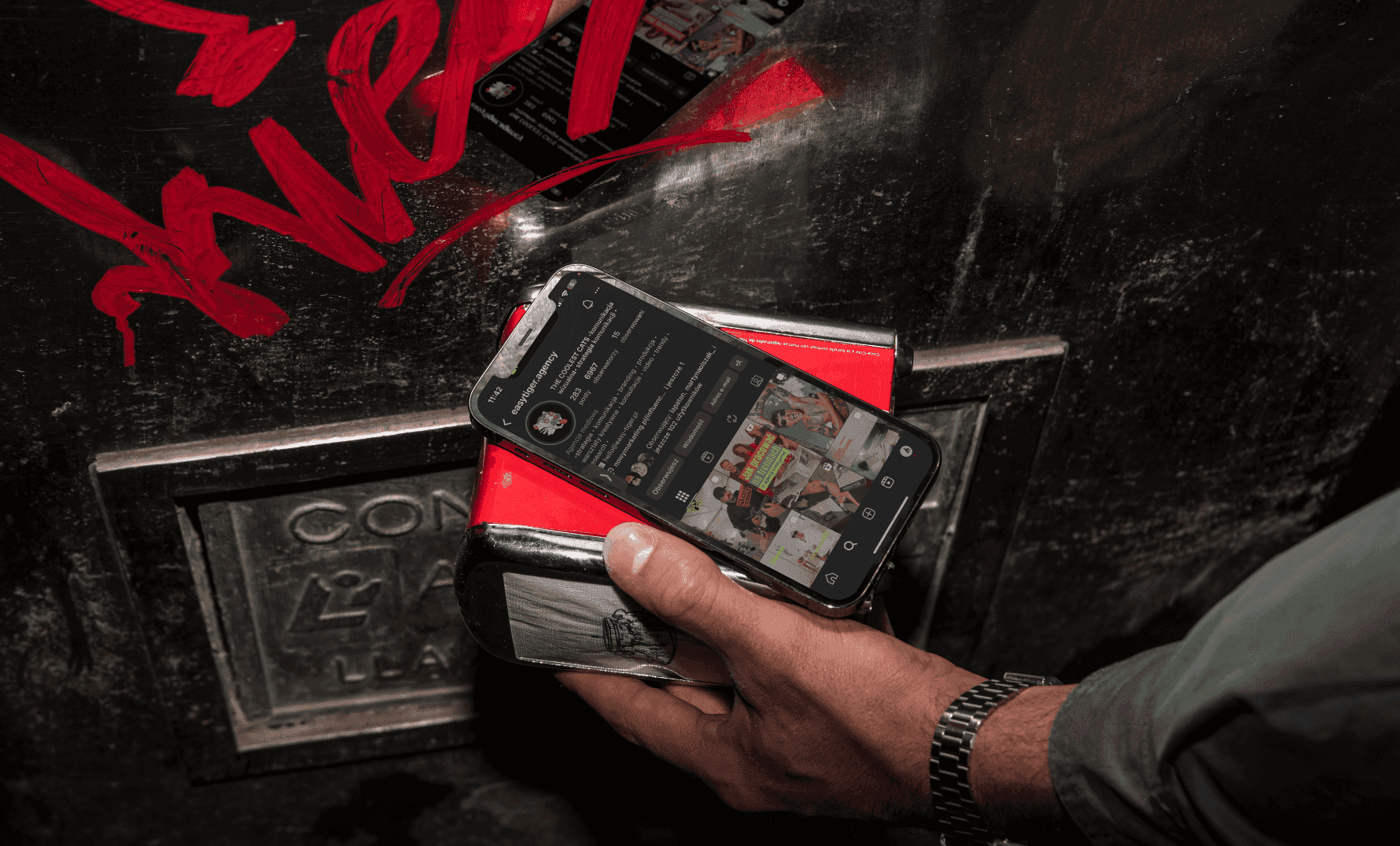 Social media nie muszą być ładne, czyste, od linijki. Mają działać. Dlatego wszystko, co robimy, robimy na podstawie strategii i analizy.

I tak, wciąż jest tu miejsce na kreatywność i intuicję :> 